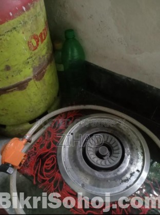 Gas stove and Gas cylinder